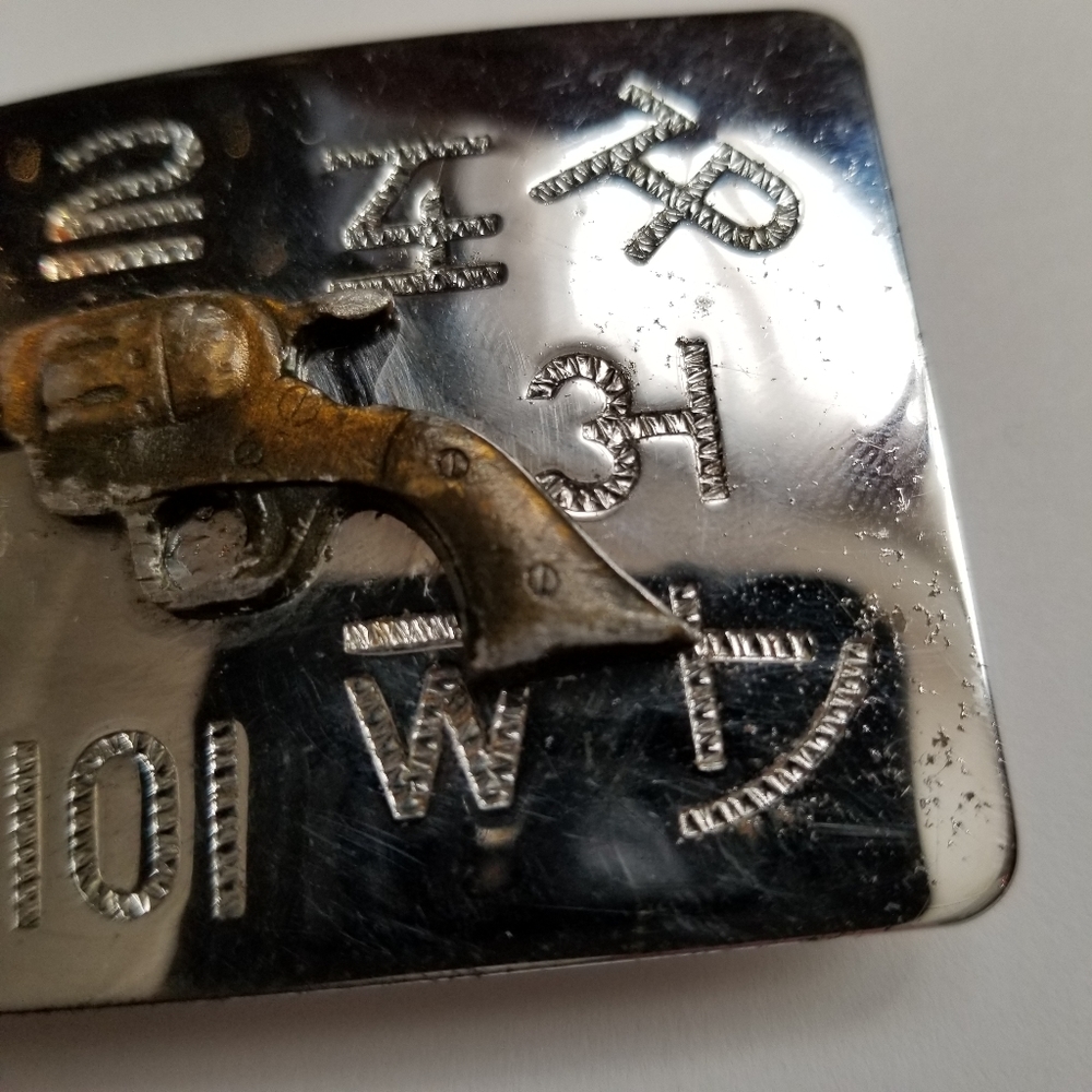 Relisted -Vintage belt buckle with revolver and ranch brand symbols Chambers - Picture 7 of 15